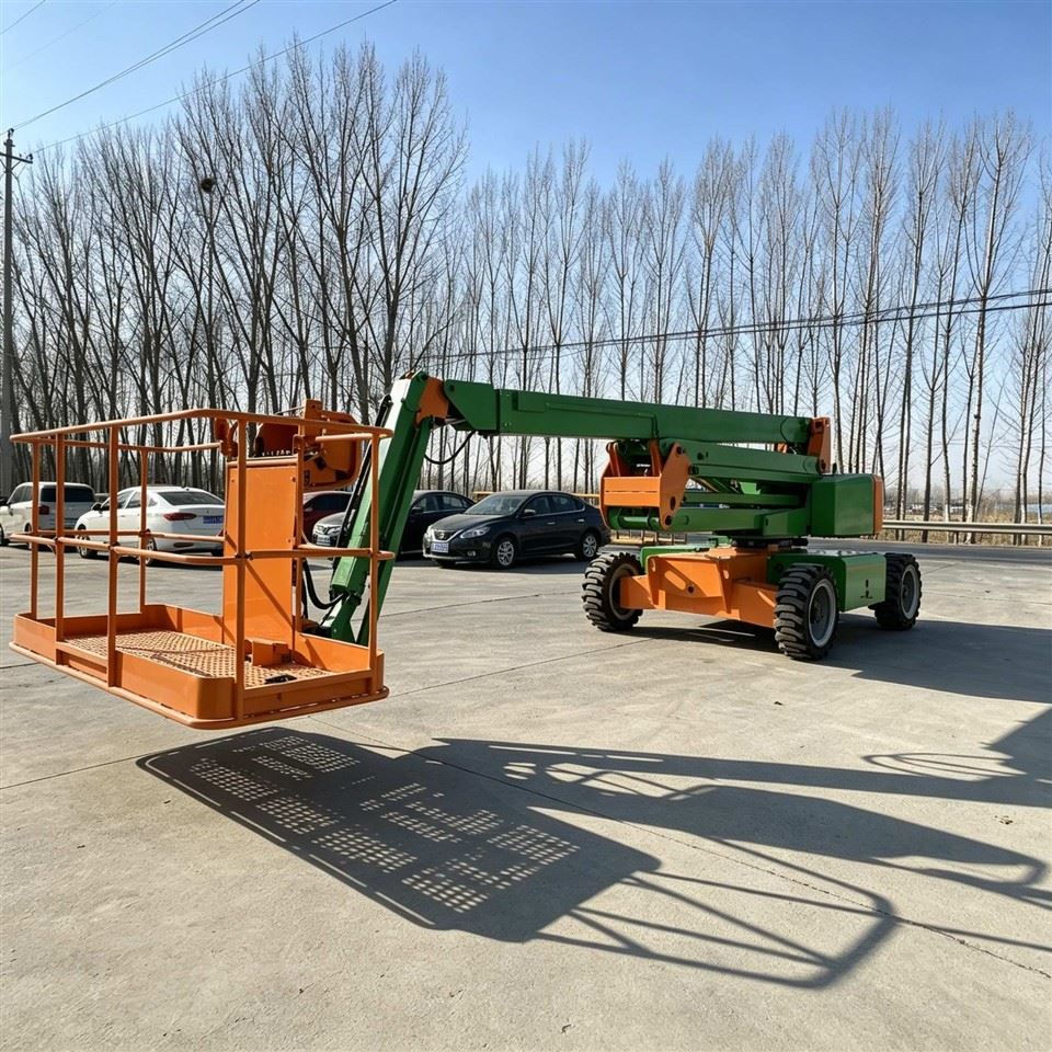 Self-propelled Boom Lift